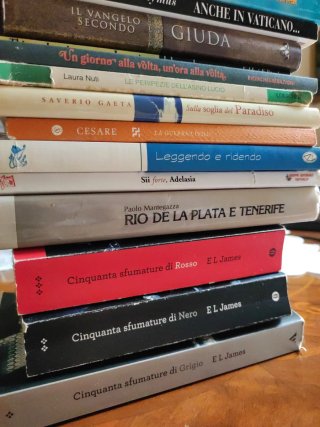 Libri vari di storie, curiosità, biografie, gialli