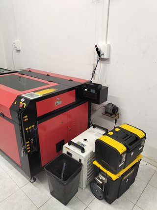Máquina Grabado Láser con Enfriadora