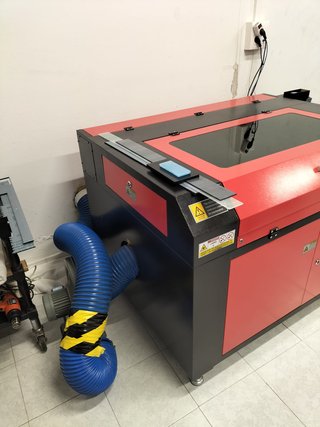 Máquina Grabado Láser con Enfriadora