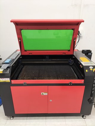 Máquina Grabado Láser con Enfriadora