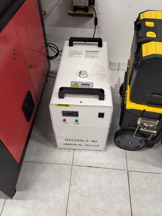 Máquina Grabado Láser con Enfriadora