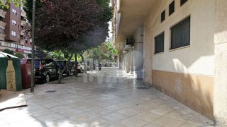 Local comercial en alquiler en Renfe - Bulevar 1º y 2º Fase en Jaén