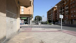 Local comercial en alquiler en Renfe - Bulevar 1º y 2º Fase en Jaén