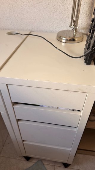 Escritorio ikea y cajonera iikea