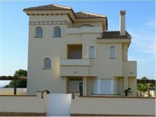 Chalet en alquiler en Playa del Esparto-Veneziola en Manga del mar menor, la