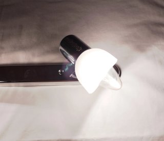 Aplique de baño metálico cromado, 3 focos.
