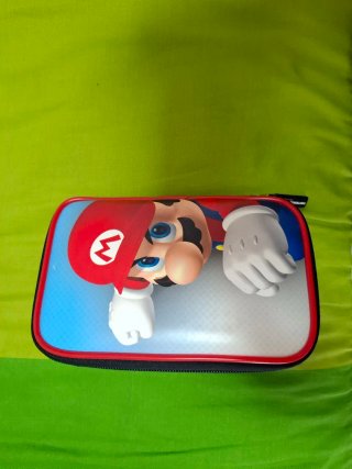 Nintendo 2DS xl negra y verde