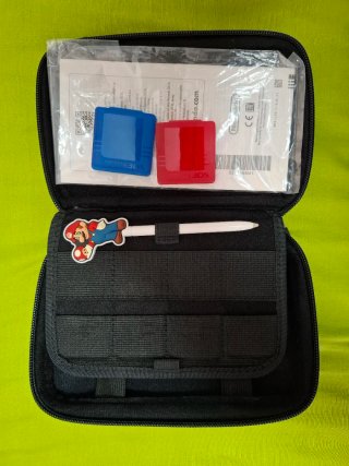 Nintendo 2DS xl negra y verde