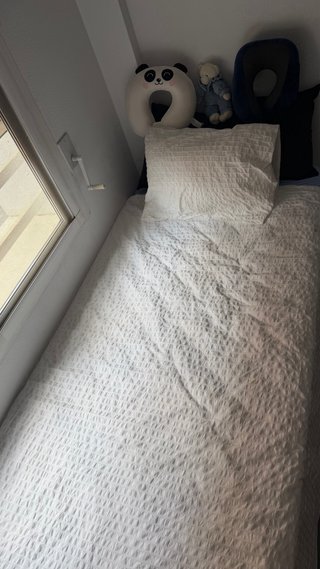 Letto con sommier e materasso in schiuma