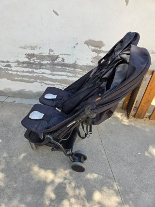 Carrito gemelar en buen estado