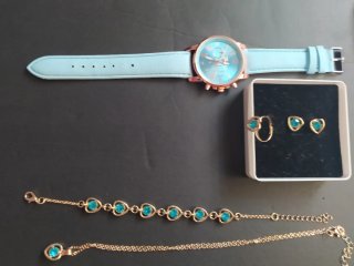Conjunto Joyas: Anillo, Pendientes y Pulseras