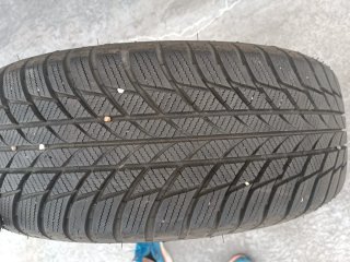 2 Neumáticos Invierno 205/60 R17 93H. BRIDGESTONE
