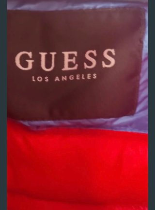 Chaqueta acolchada niño marca Guess. Talla 12A