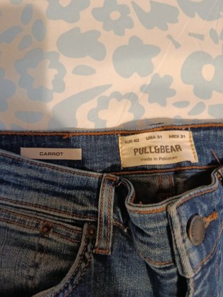 Pantalón vaquero Pull&Bear desgastado