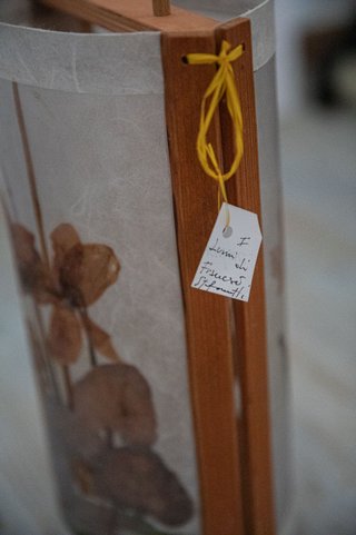 Lampada d'atmosfera artigianale con fiori e foglie