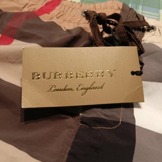 •Pantaloncini mare Burberry•