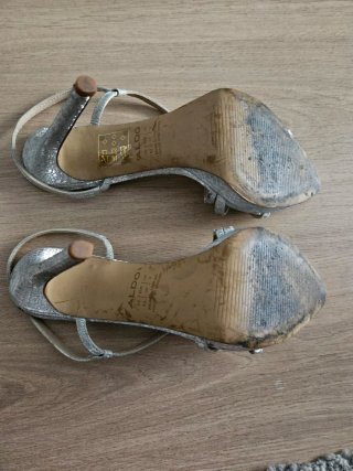 Sandalias tacón plateadas ALDO talla 38.5