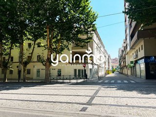 Local comercial en venta en Avda de Madrid - Pº de la Estación en Jaén