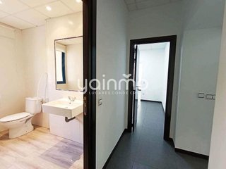 Local comercial en venta en Avda de Madrid - Pº de la Estación en Jaén