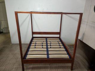 Cama de Matrimonio Dosel en Buen Estado