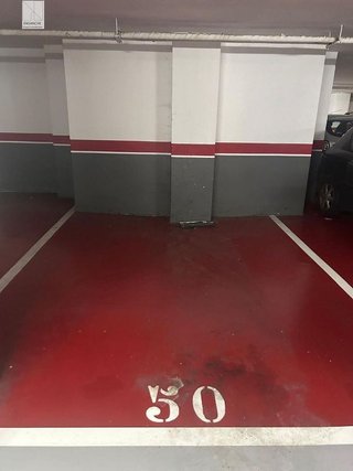 Garaje en venta en Ensanche - Sar en Santiago de Compostela