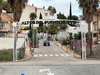 Local comercial en venta en Puente Tablas - Puente Nuevo - Cerro Molina en Jaén