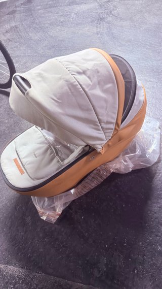 Carrito de bebé marca Bexa