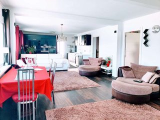 Chalet en venta en Calaburra - Chaparral en Mijas