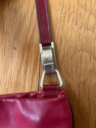 Bolso rojo de la marca BOX