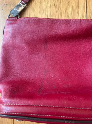Bolso rojo de la marca BOX
