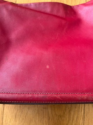 Bolso rojo de la marca BOX
