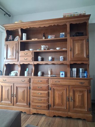 Mueble de salón de madera antiguo