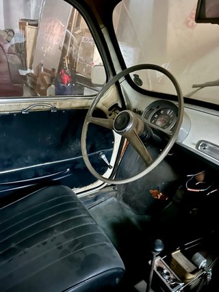SEAT 600
