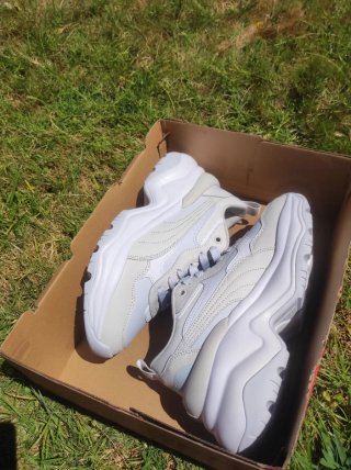 Zapatillas Puma cilia plataforma grises y blancas