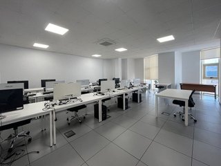 Oficina en alquiler en Churriana en Málaga