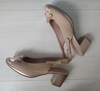 Sandalias con tacón