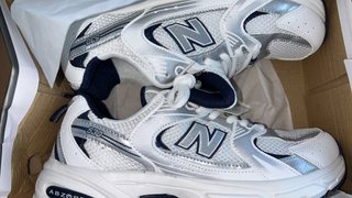 Zapatillas New Balance 530 Plata y Blanco
