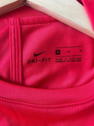 Camiseta deportiva Nike Dri-FIT Roja Talla M