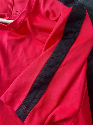 Camiseta deportiva Nike Dri-FIT Roja Talla M