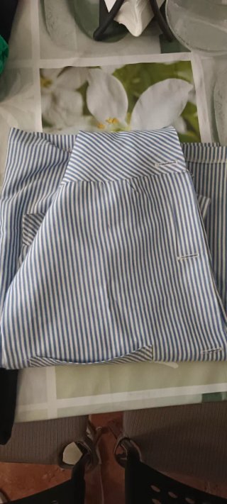 4 Uniformes Colegio Nazaret Tallas 4 y 6 más bata