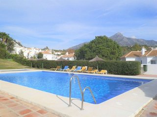 Casa adosada en venta en Los Naranjos - Las Brisas en Marbella