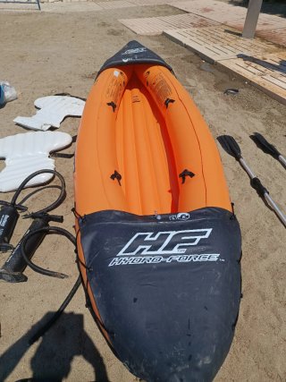 Kayak inflable con todos los accesorios