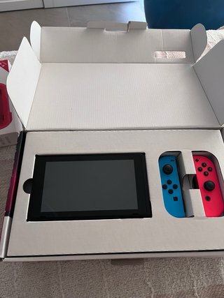 Pack PlayStation 4 Slim 1TB + Nintendo Switch + 12