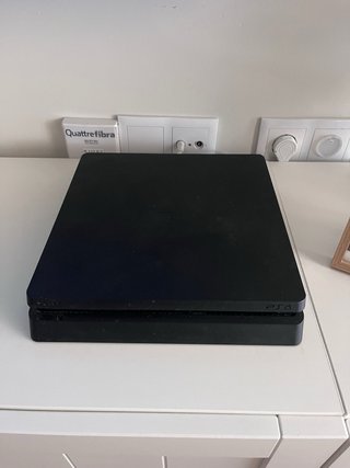 Pack PlayStation 4 Slim 1TB + Nintendo Switch + 12