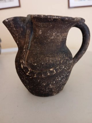 Antigua Jarra Gundivos