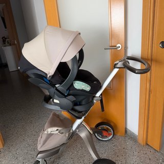 Carrozza per bambini marca STOKKE 3 pezzi, completa