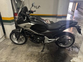 Honda NC750X Adventure Negra