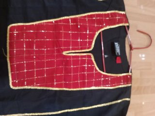 Disfraz infantil con sandalias