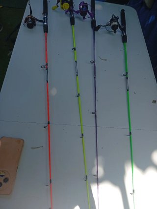 4 Cañas de Pescar Barco Kayak con carrete nuevas