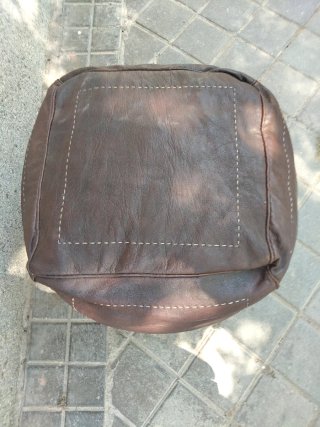 Puff cuero ñ piel curtida vintage marrón artesano